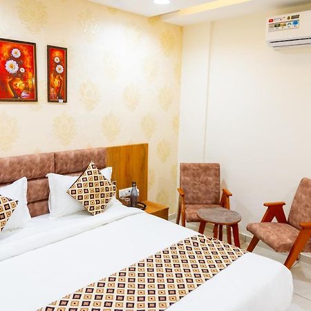 Hotel Lee Grand Ānand Zewnętrze zdjęcie