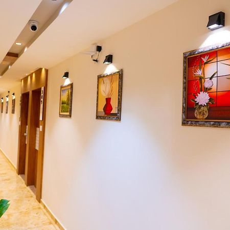 Hotel Lee Grand Ānand Zewnętrze zdjęcie