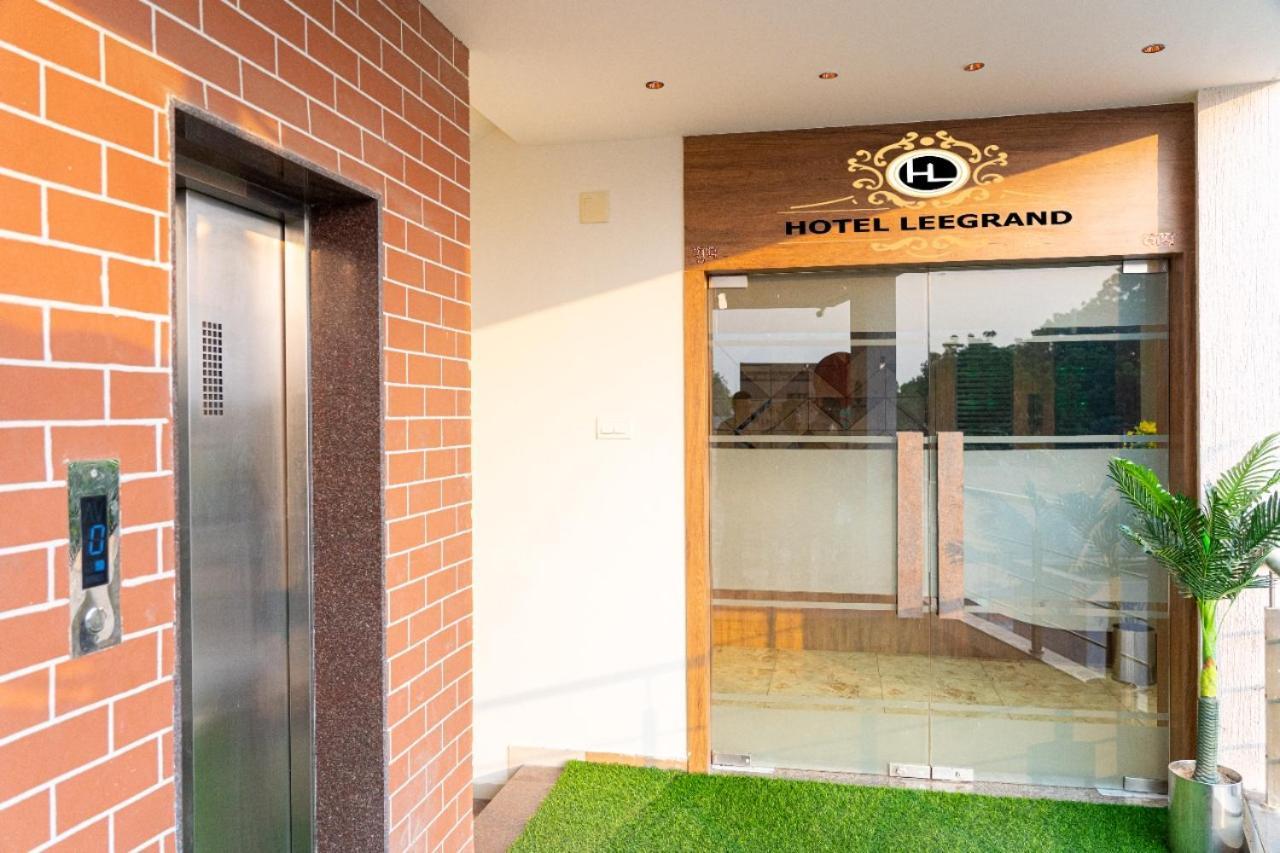 Hotel Lee Grand Ānand Zewnętrze zdjęcie