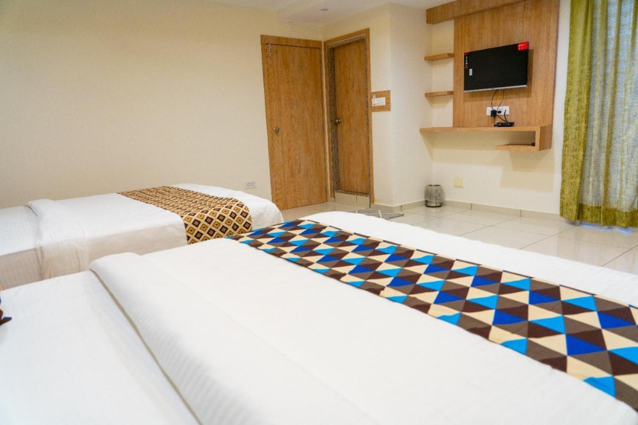Hotel Lee Grand Ānand Zewnętrze zdjęcie